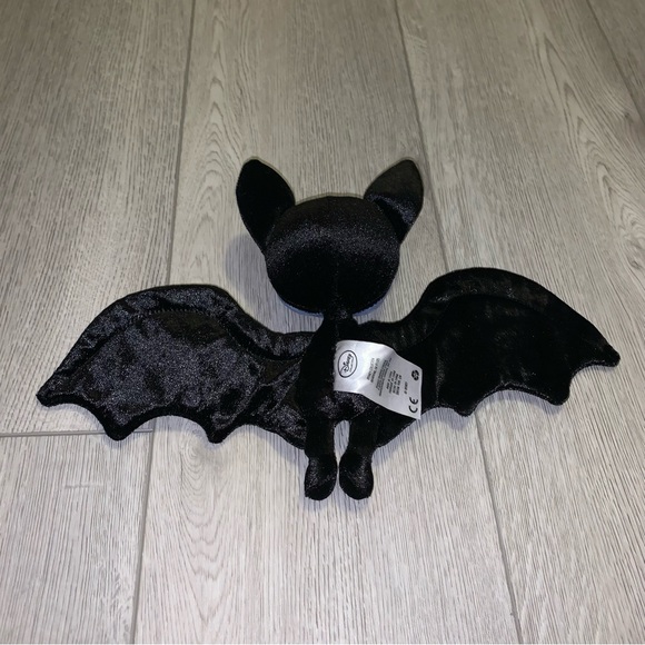 Vamprina Vee Bat Plush - Picture 4 of 9